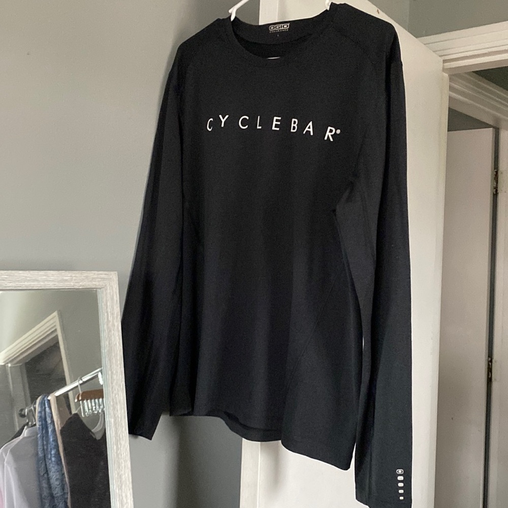 Cyclebar long sleeve workout top (L)